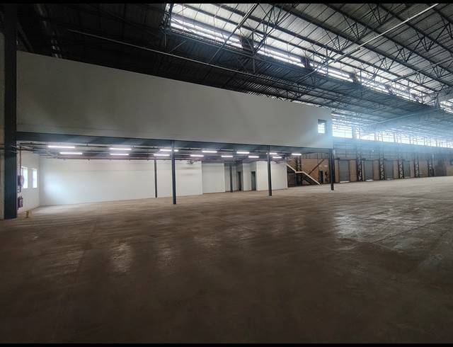5,861M² WAREHOUSE TO LET IN GOSFORTH PARK